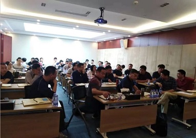 夯實(shí)基礎(chǔ)，提升素質(zhì)，房管中心開展拆遷知識(shí)培訓(xùn)